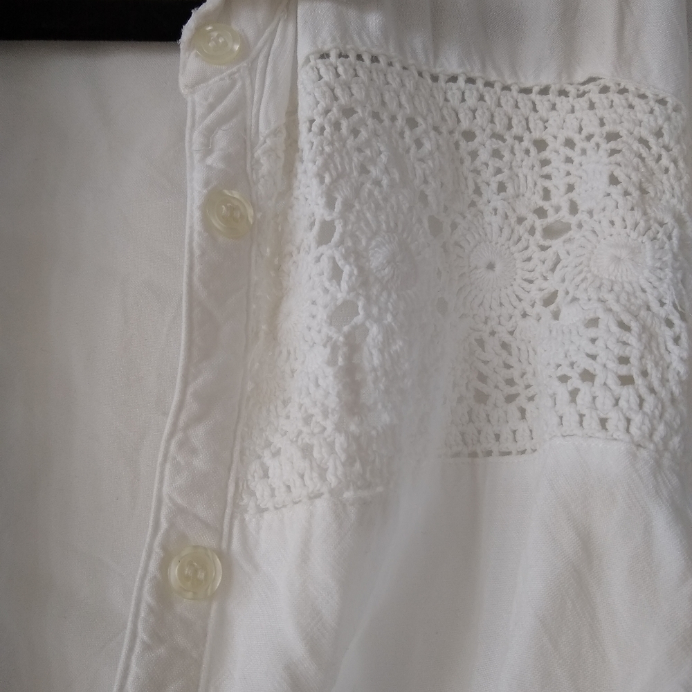 💙 vintage white and lace button up shirt - Picture 3 of 3